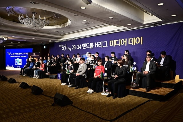 进攻乏力！半场结束，火箭首发五人合计31中6，命中率仅19.4%