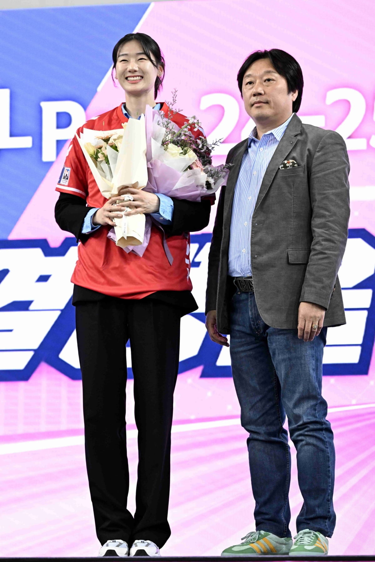 爆砍36分9助创季后赛得分新高 约内斯库带领自由人晋级四强