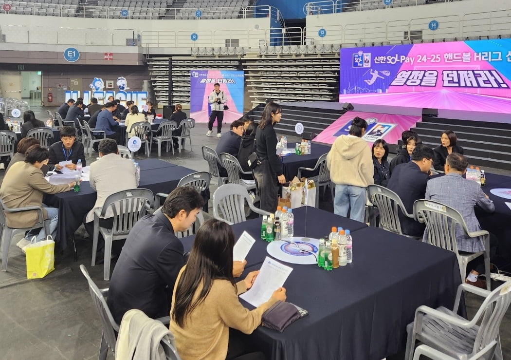 CBA战报：琼斯31分准三双，弗格27分，吉林114-102辽宁