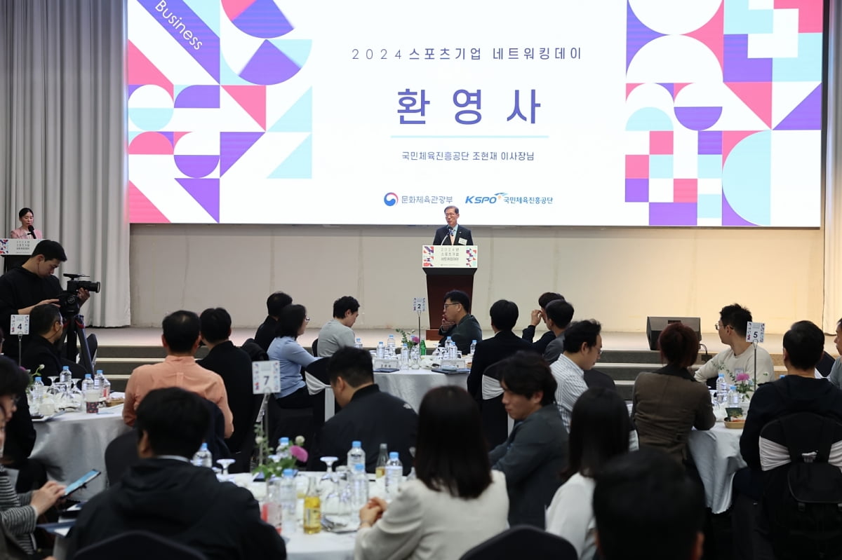 继续培养还是交易？3队哄抢湖人17号秀，为了詹眉这次湖人别犹豫