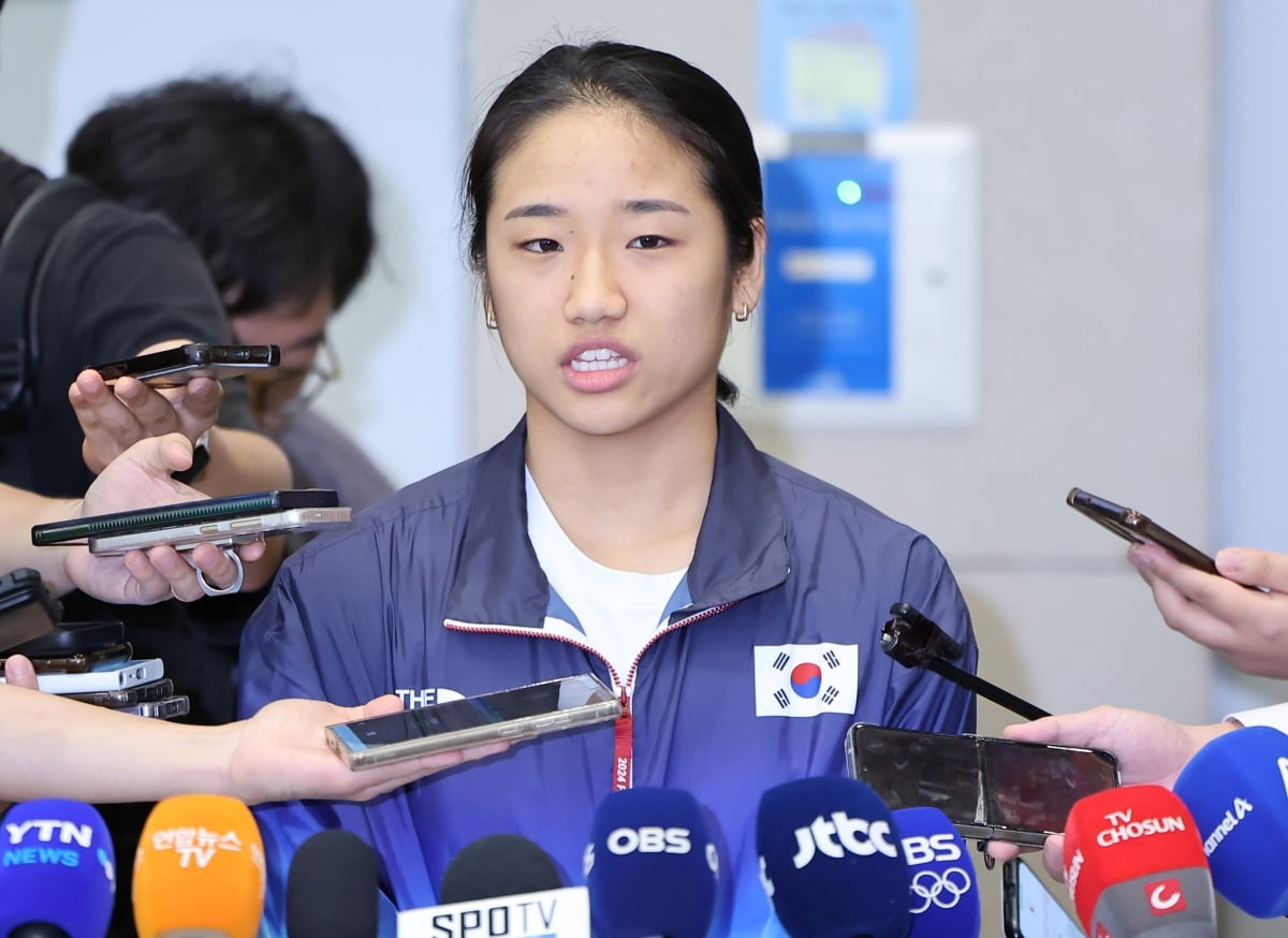 【欧冠集锦】亚伯拉罕绝杀，莱奥破门，AC米兰2-1贝尔格莱德红星