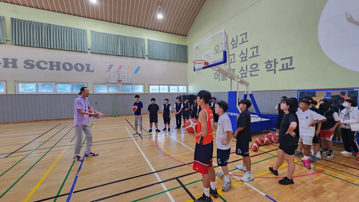 新赛季NBA30队城市版球衣遭网友曝光 你最喜欢哪件？