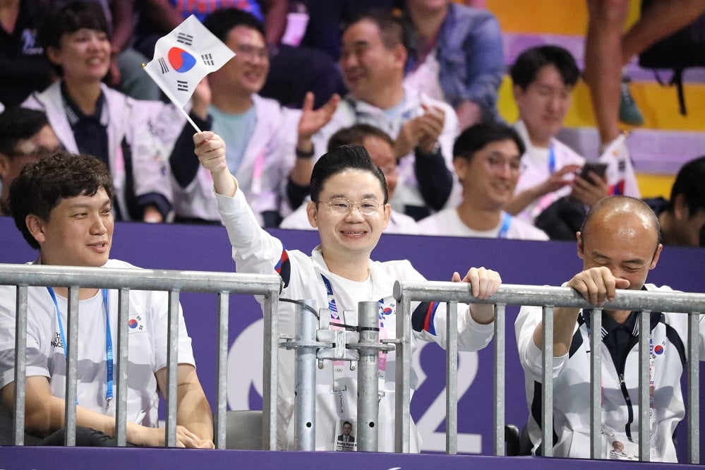 阿尔特塔：仍在等待拉亚的检查结果 未来我会提醒球员不要随意把球踢走