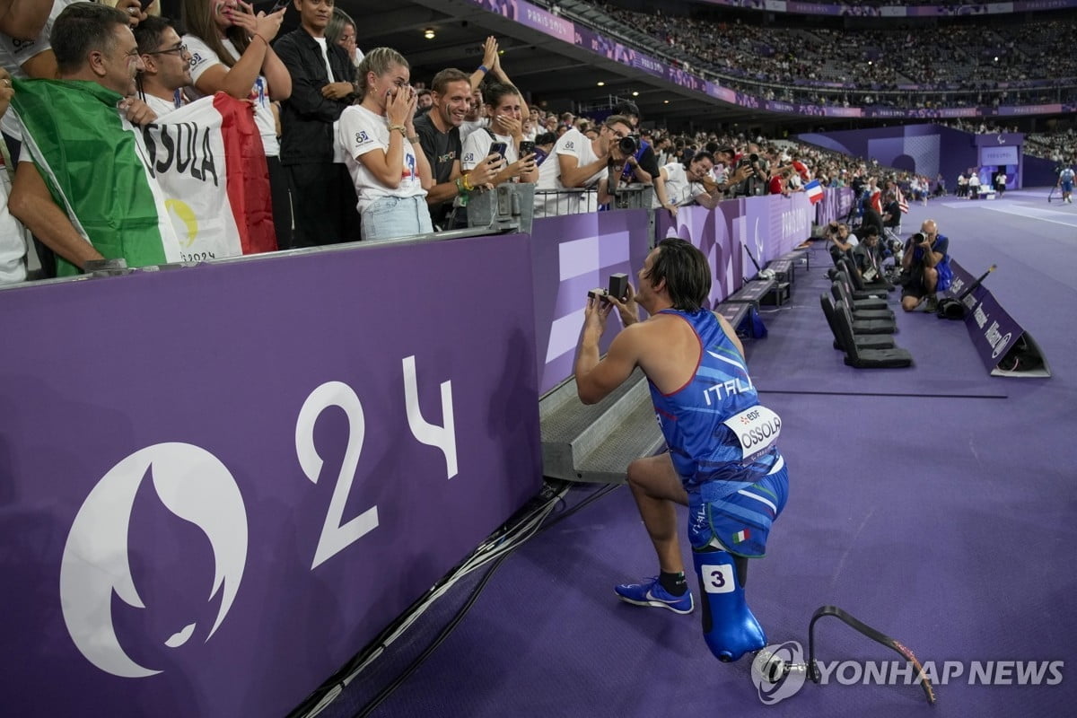 加纳乔本赛季各项赛事直接参与9球，多于任何曼联球员