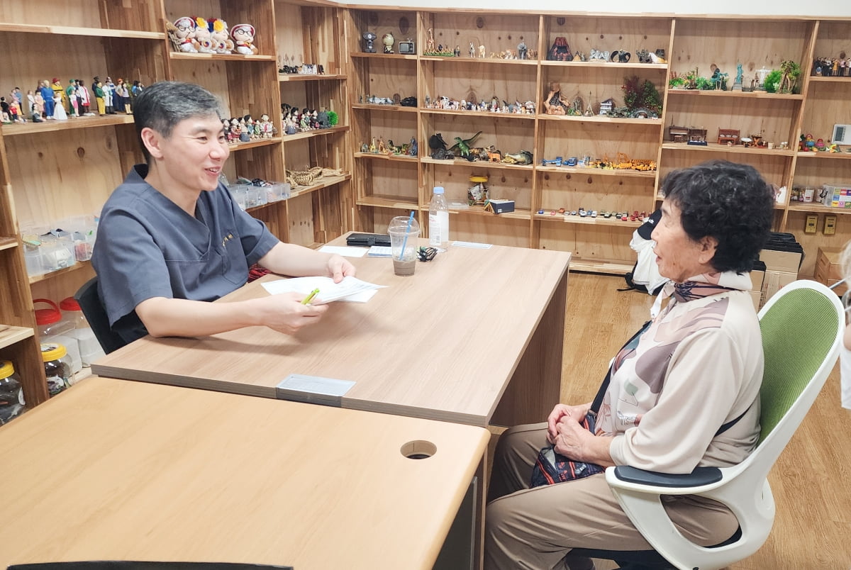 踢了个半高球！姆巴佩主罚点球被凯莱赫神勇扑出