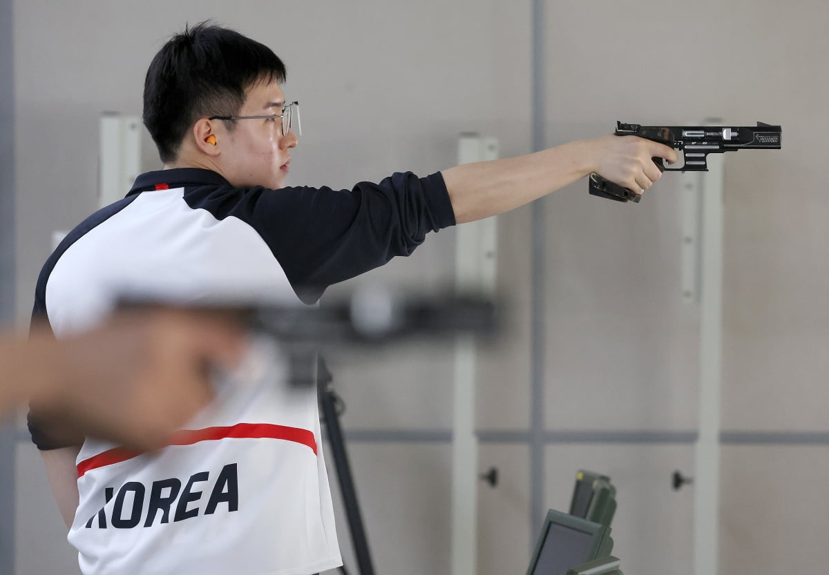 沃尔夫斯堡vs奥格斯堡全场数据：射门数18-3，射正数6-1