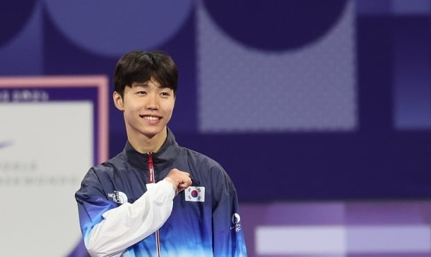 阿莫林：现在仍能感受到曼联历史重量，此刻感觉就像在家一样