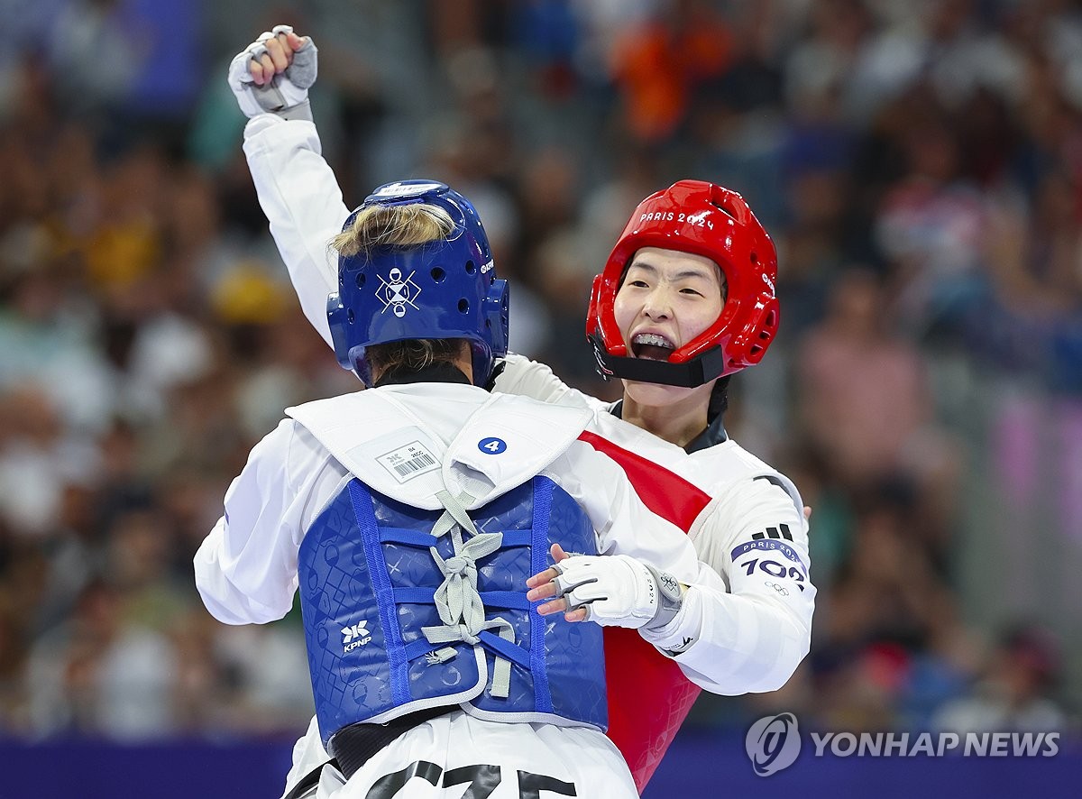 川边骏穿裆过人送出横传 松本泰志门前包抄破门 广岛2-1鹿岛
