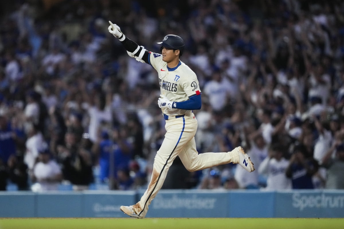 现任前任谁更香？半场对比：克莱三分5中3砍11分 希尔德7中3得到7分