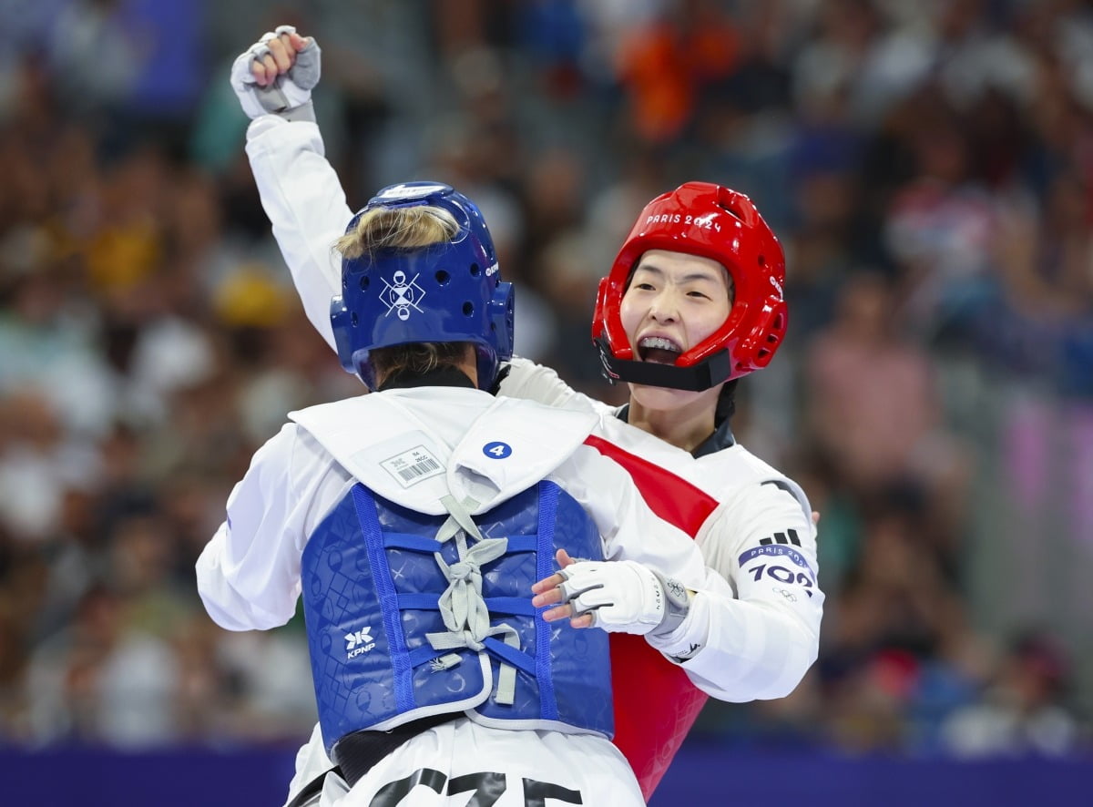杨瀚森三节战罢4投0中仅得1分9篮板，另有4次犯规