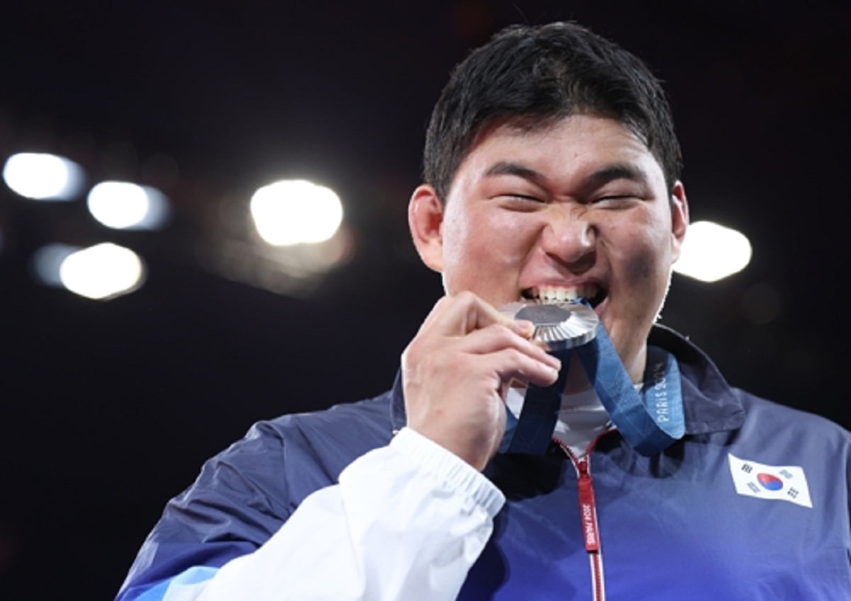 热火基本不会再交易截止日送走巴特勒，除非收到不可拒绝的报价
