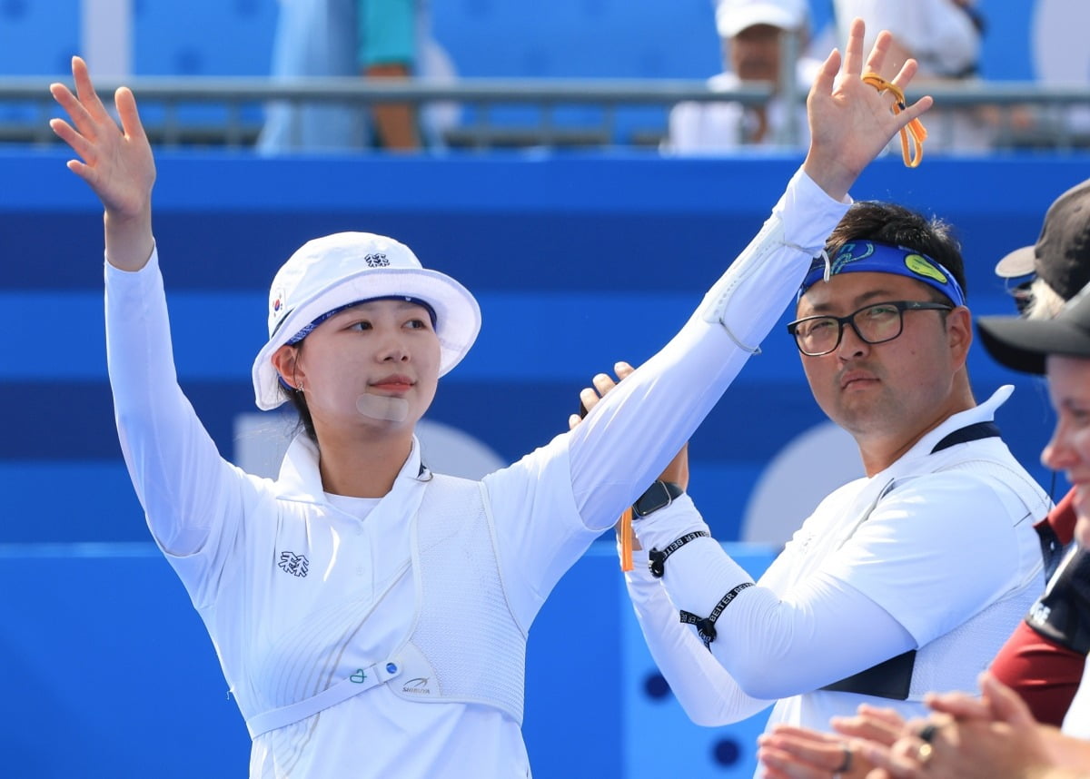 巴萨即将客场挑战多特蒙德，弗里克执教拜仁时面对多特五战全胜