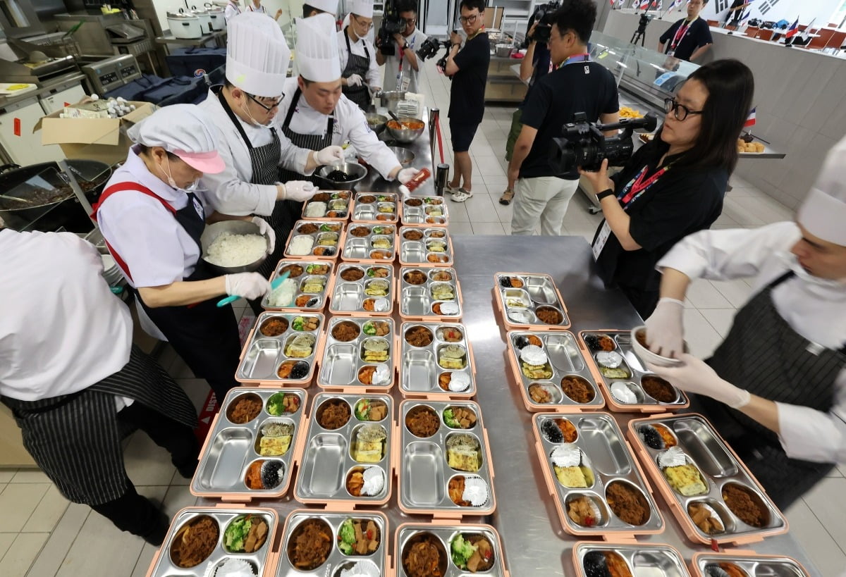 差点单节50+！爵士首节48-19领先活塞接近30分