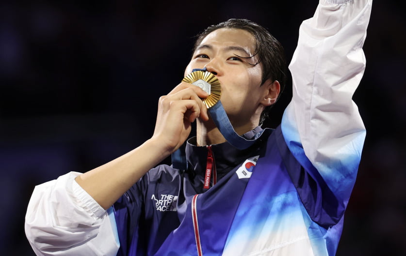 多位球星缺席！王牌VS飞翼首发：海耶斯领衔对阵霍华德