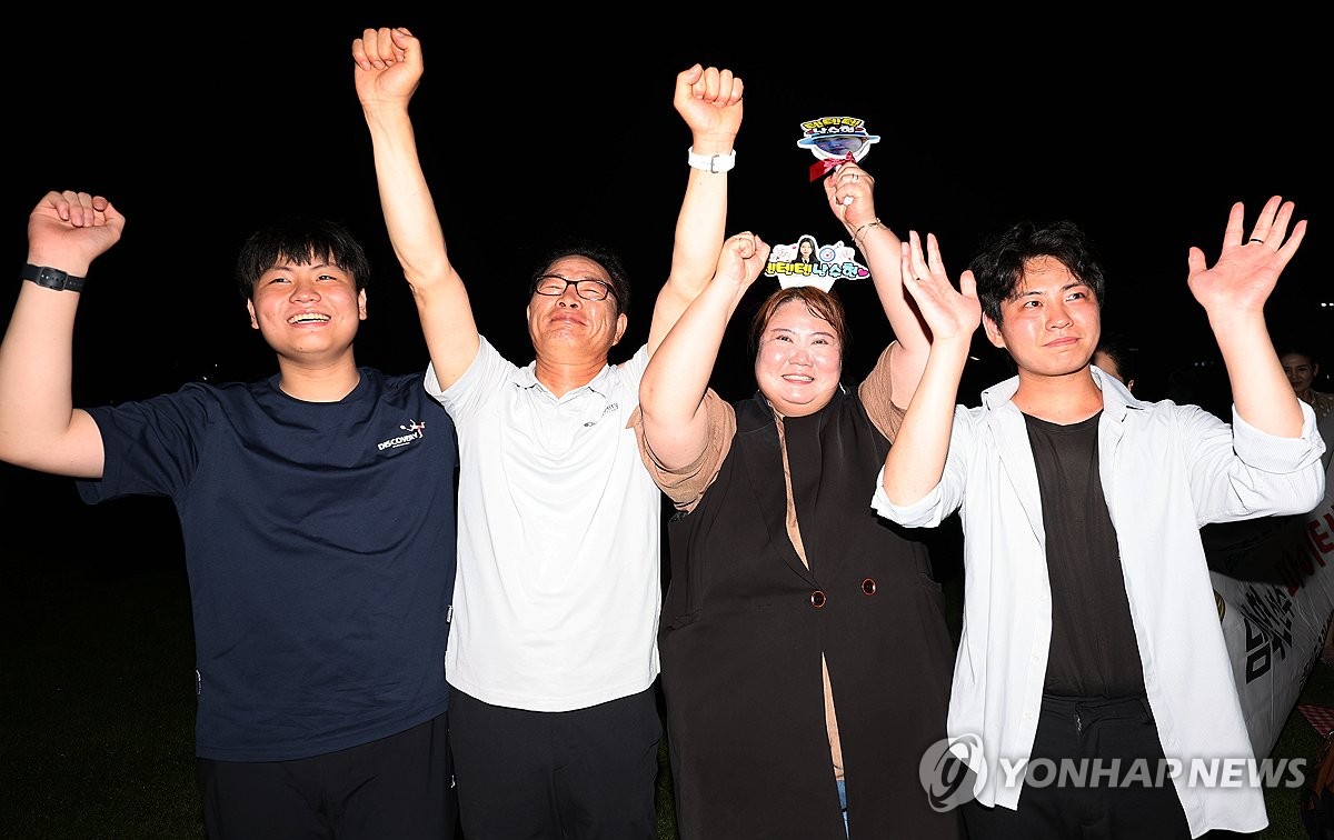 国王取得5-0的开局 兰德尔三分命中帮助森林狼轰出8-0反超比分