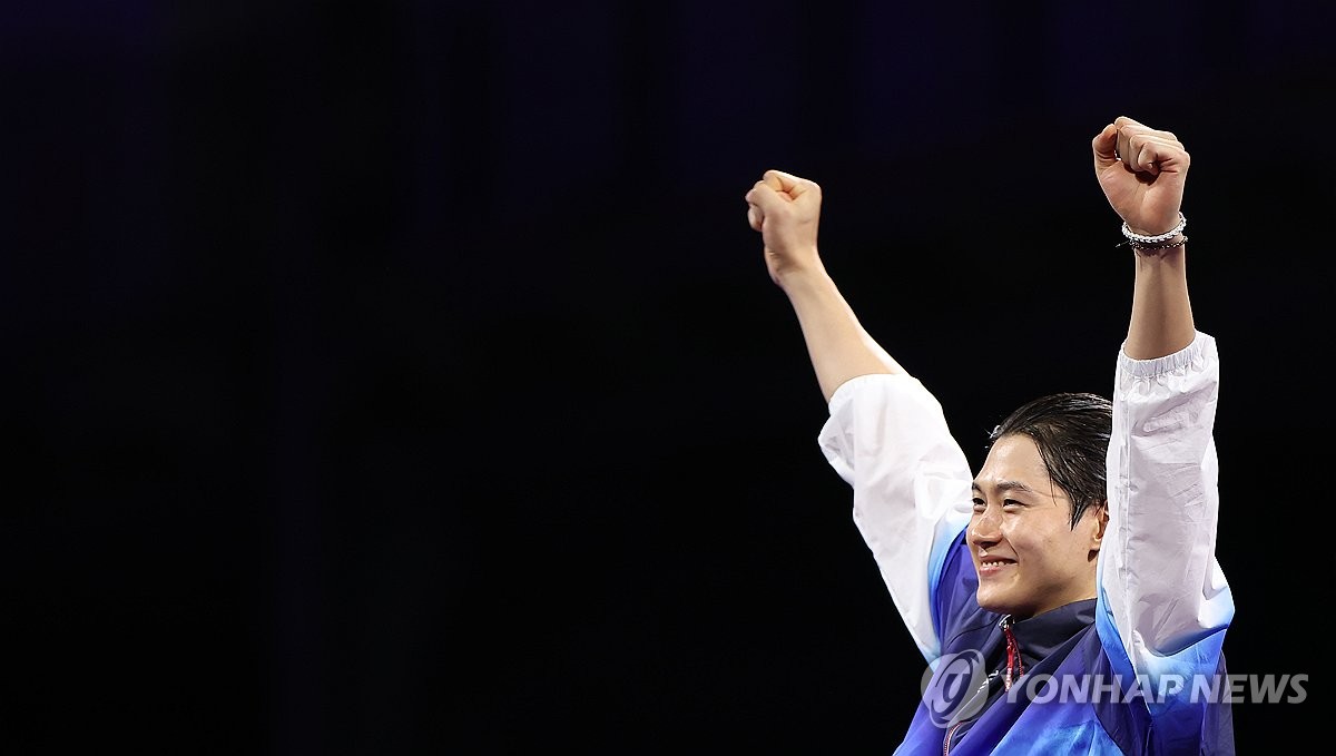 西媒：马竞愿意放走雷尼尔多，但前提是冬窗签下其替代者