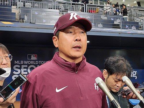 富勒姆vs南安普顿球员评分：拉姆斯代尔7.8分，奥努阿楚5.5分
