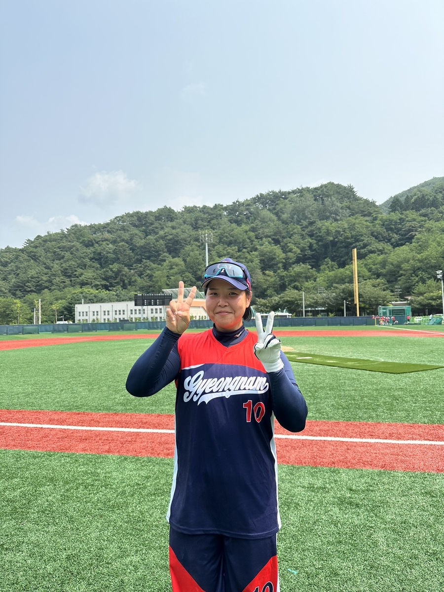 西甲半场：莱万梅开二度 特狮重伤离场 巴萨客场2-1领先黄潜