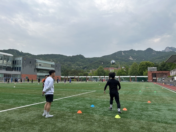 库里缺阵勇士惜负雷霆遭三连败被火箭反超，亚历山大35分杰威伤退