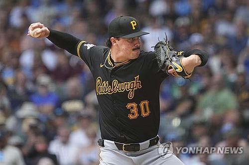山东半场外线13中2落后北汽，两队多名内线受到犯规困扰