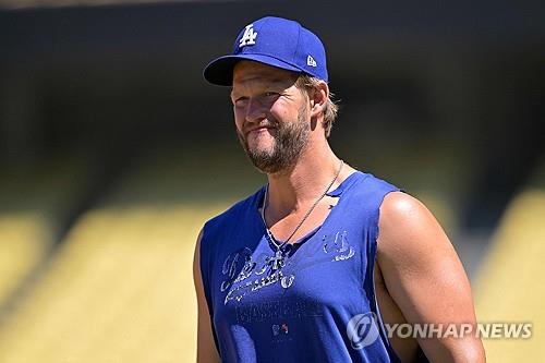 赔了夫人又折兵！奥尔莫在2-2贝蒂斯一役中被撞掉了一颗牙齿