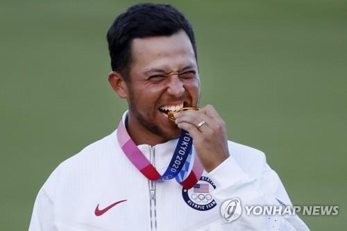 桑切斯出击失误 霍伊伦造点 B费主罚破门 曼联1-0领先切尔西