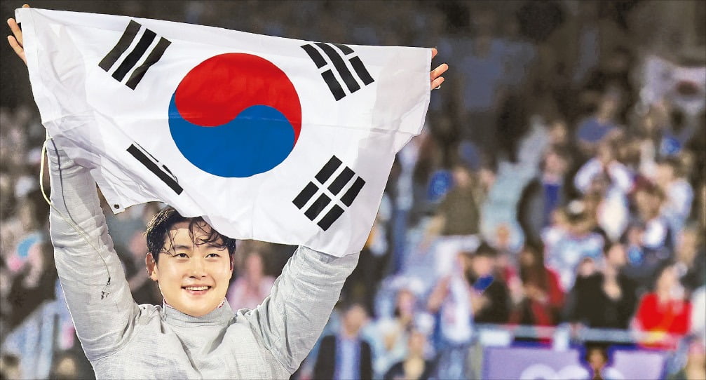 半场38-60！尼克斯创球队半场得分新低，阿奴诺比8中0
