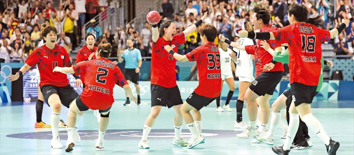 ⚽英超半场：胡伊森破门，B费屡次造险，曼联暂0-1伯恩茅斯