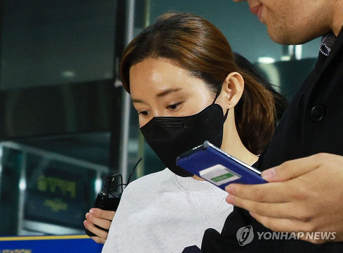 球迷实拍B费角球开到弧顶 拉什福德凌空破门