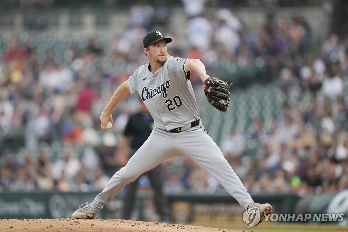 札幌冈萨多官方：菅大辉、驹井善成在内的四名球员合同到期离队
