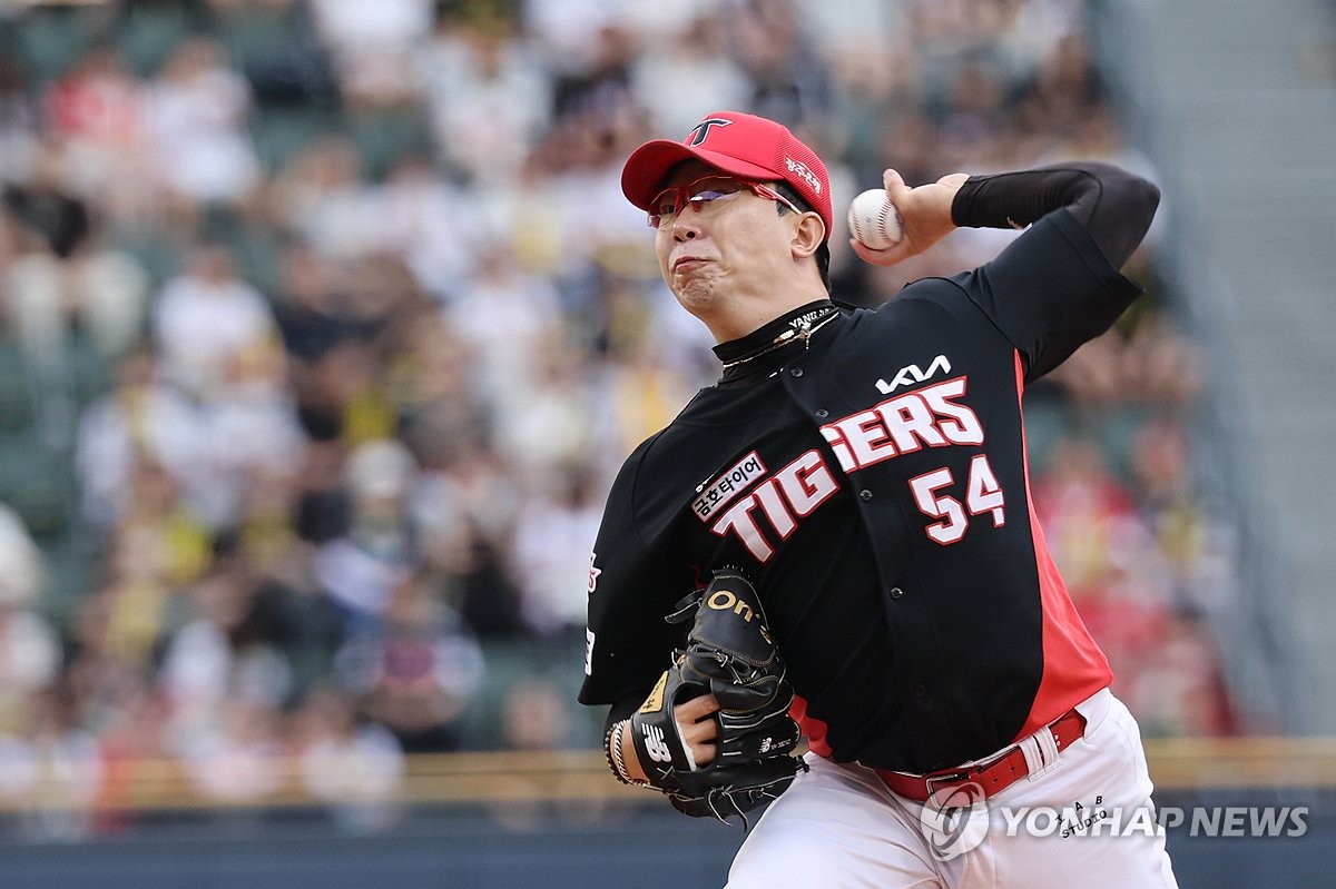 18年前的今天 C罗为曼联打进了这粒惊世骇俗的任意球