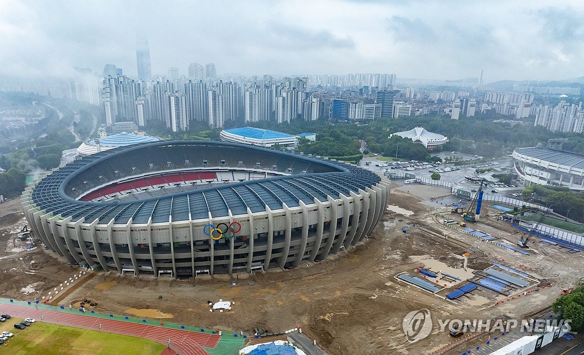 滕哈赫：过去两年在英格兰 我们的冠军数仅此于曼城 这就是事实