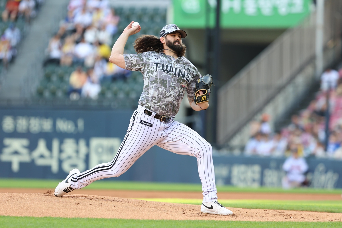 外线找到状态！新疆连续三分打了一波16-2，领先天津13分