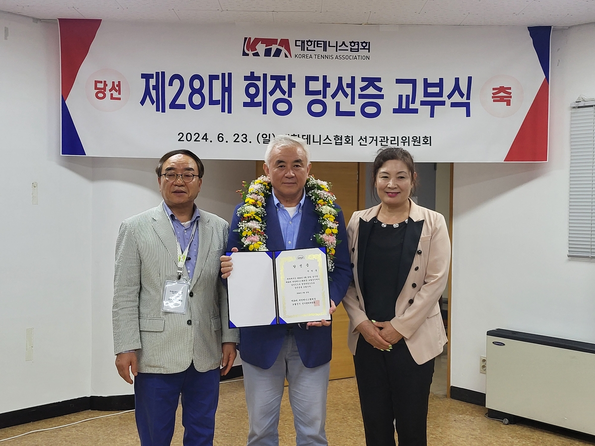 电讯报：西汉姆联担心其总监蒂姆-斯泰登转投阿森纳接任埃杜