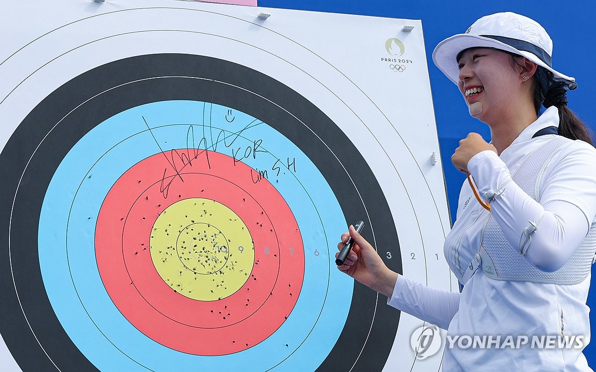 期待小崔登场！篮网社媒晒球队合照：崔永熙、蔡老板均出镜