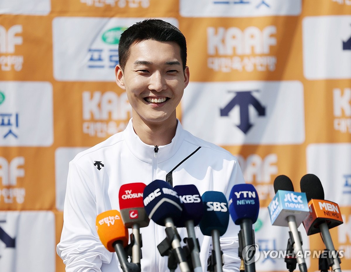 ⚽英超战报：努涅斯先拔头筹 萨拉赫单刀锁定胜局 利物浦主场2-0击败维拉