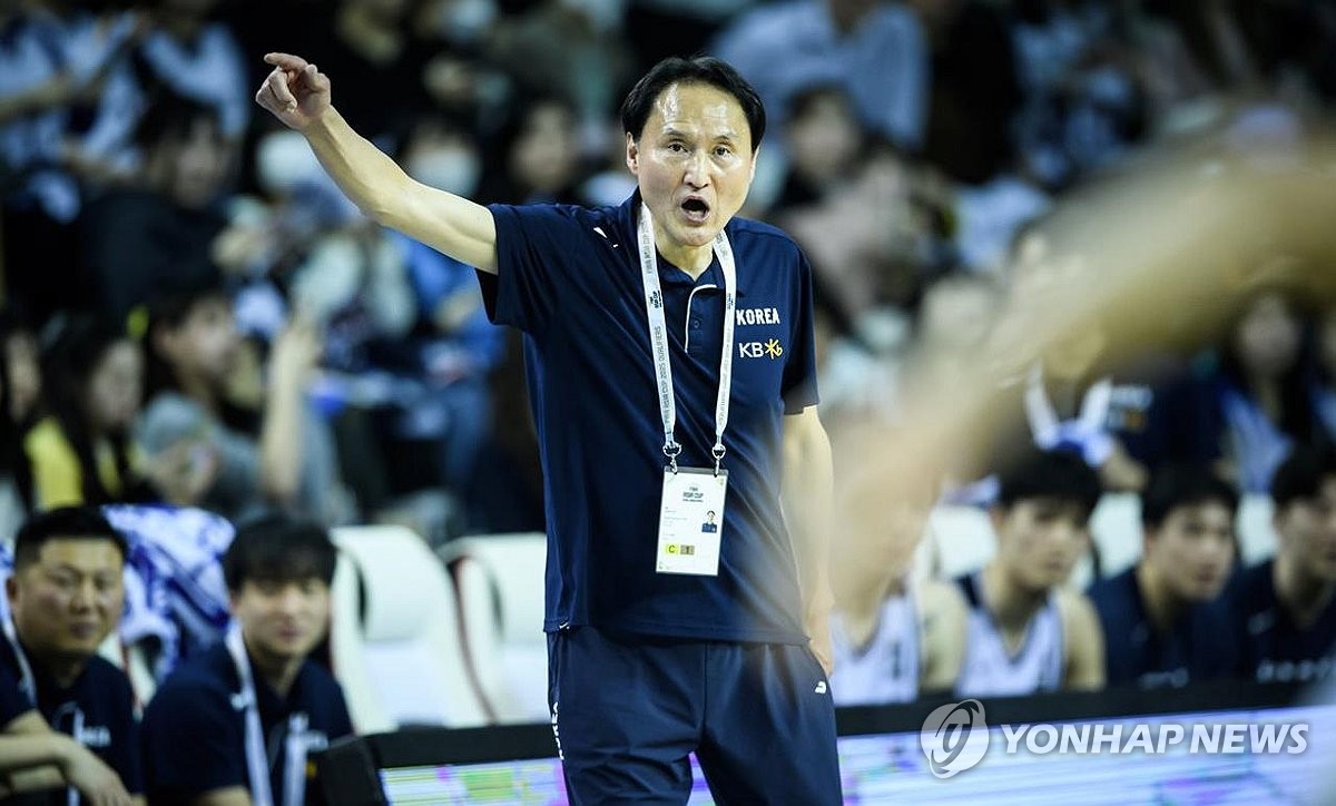 曼城vs曼联半场数据对比：射门比7-4，曼联0次射正