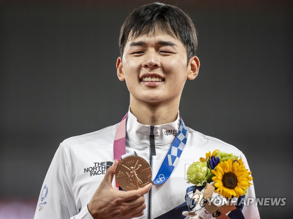 鲍威尔三分6中5砍23分哈登12+16助 快船险胜勇士终结对手3连胜