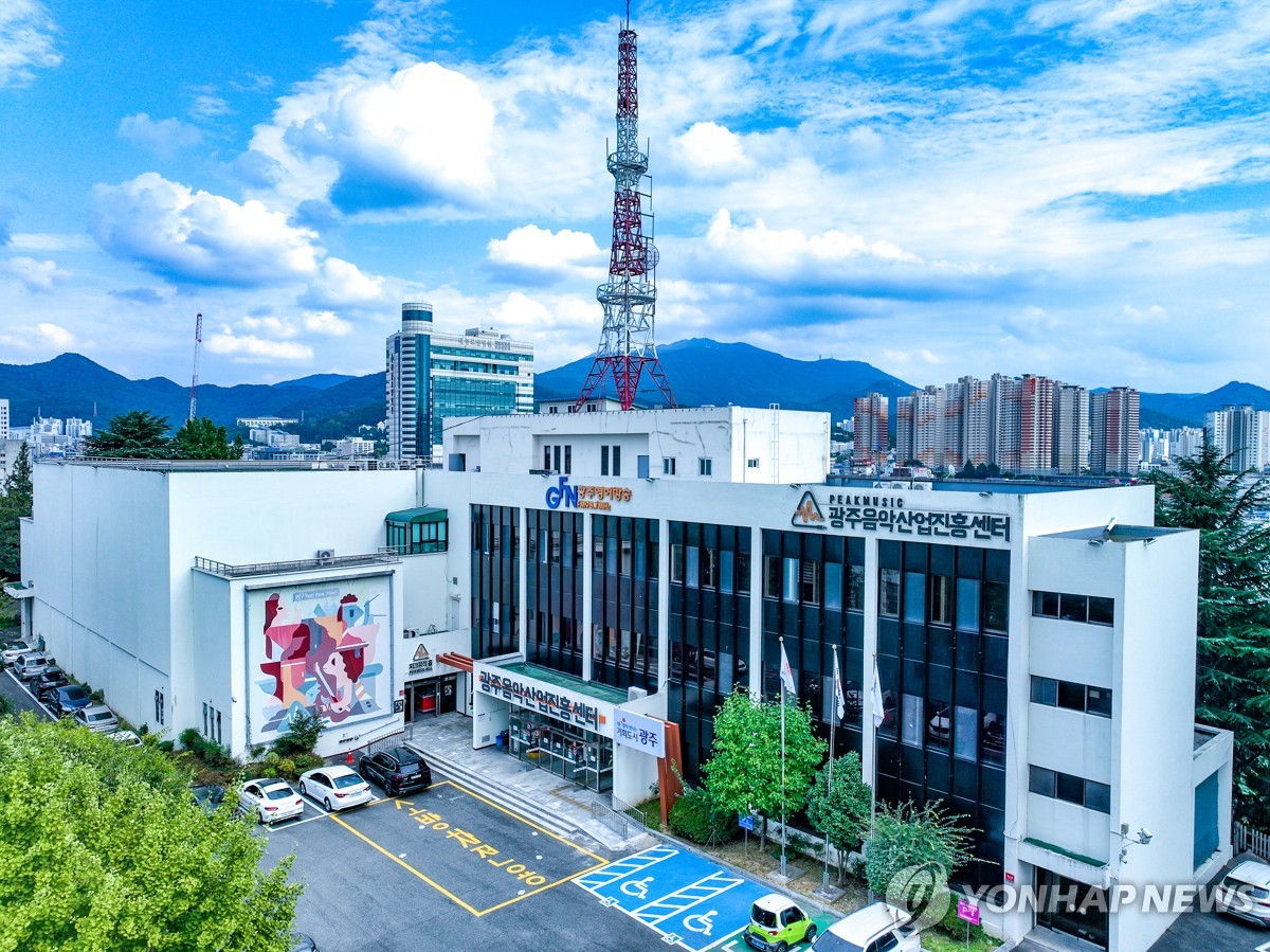 许尔策勒：我们可以踢出一个值得铭记的赛季，可以挑战传统豪门
