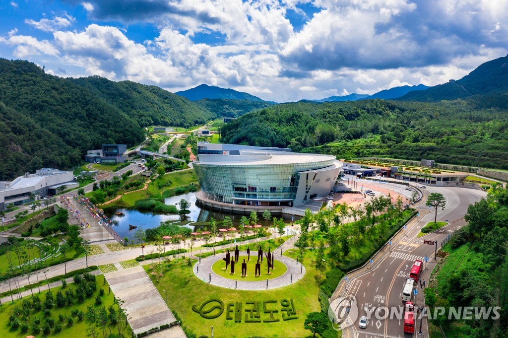 德转：卡塔尔裁判组执法亚冠海港客战川崎，法拉希担任主裁
