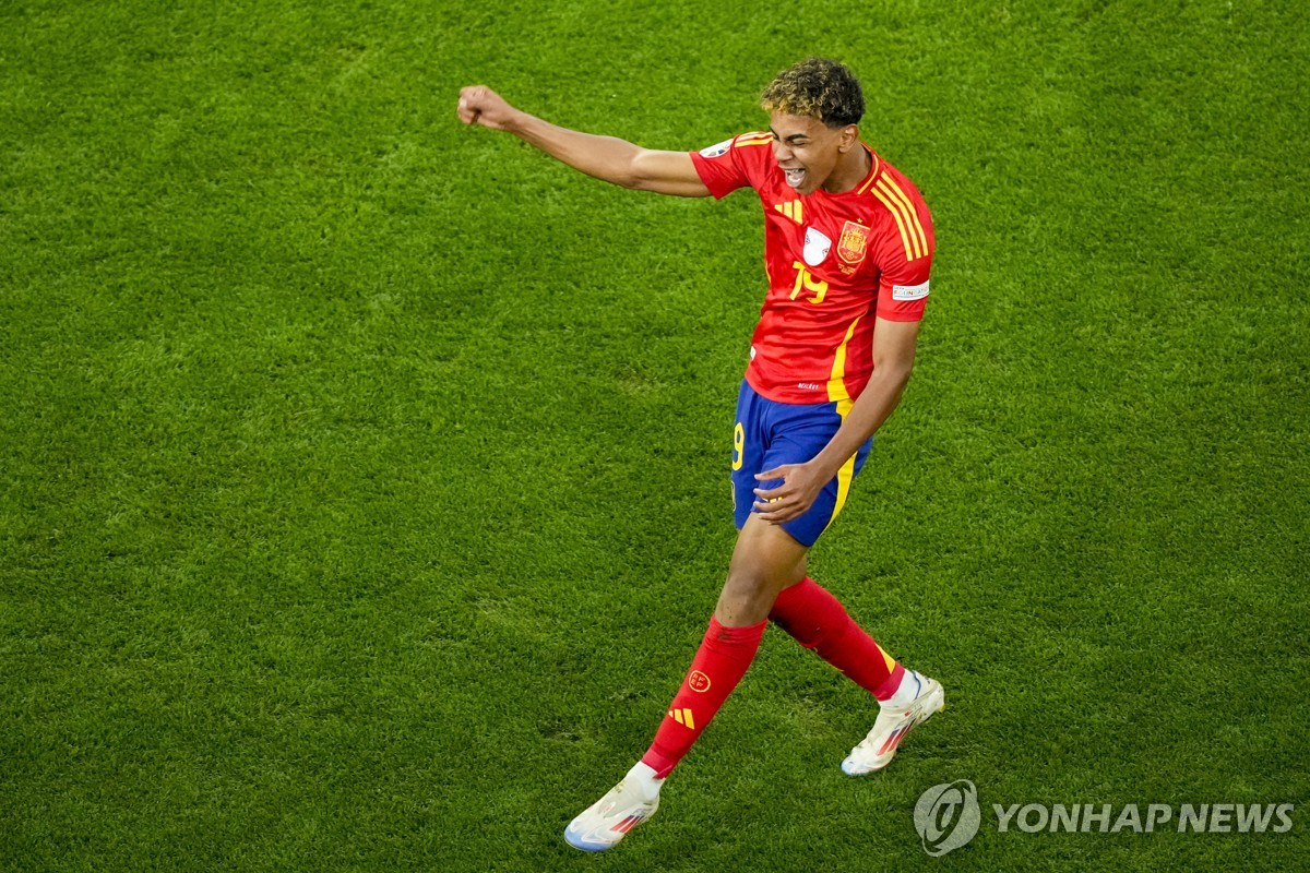 ⚽英超战报：B费破门乏术，小克鲁伊维特点射，曼联主场0-3不敌伯恩茅斯