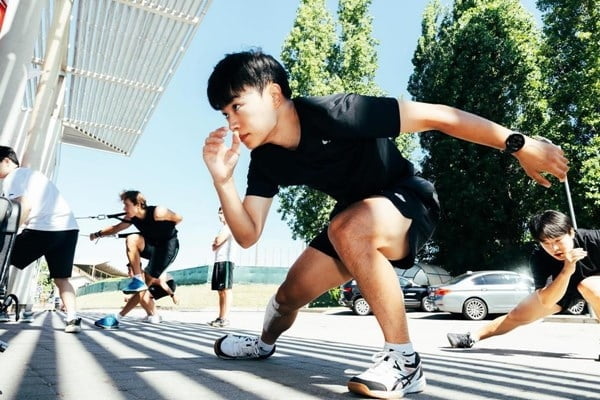 阿尔巴：亚马尔表现不可思议 但梅西仍然是独一无二
