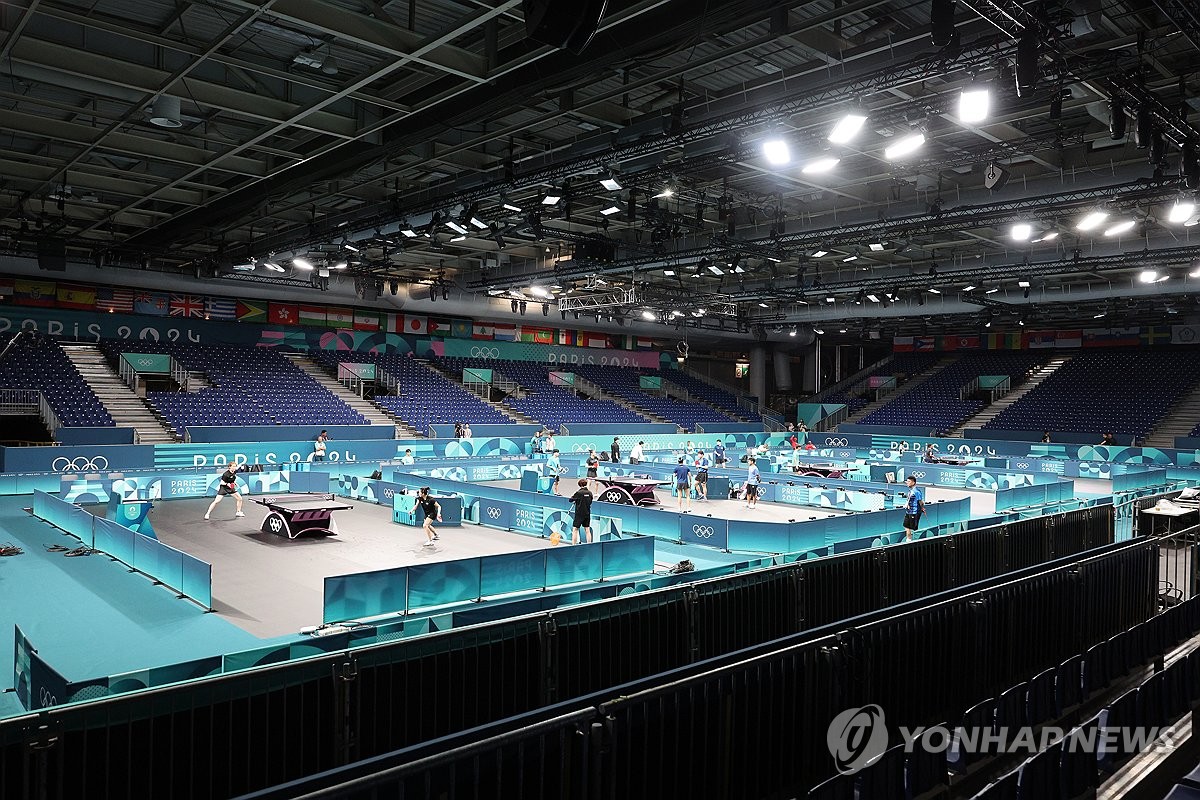 ⚽美职联半场：梅西复出4分钟双响 苏亚雷斯破门被吹 迈阿密国际2-1费城联合