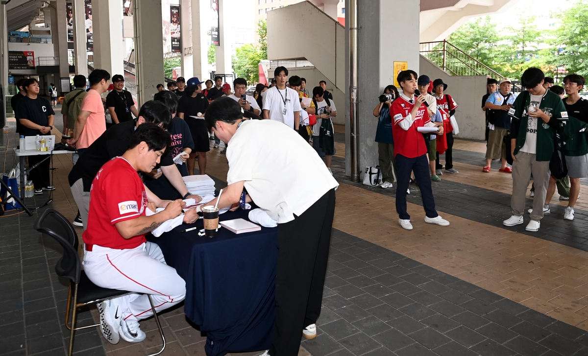 三分球成转折！灰熊第三节单节10次出手飙中8记三分射穿湖人