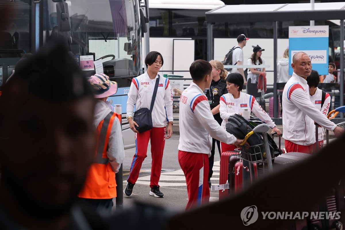 桑塔纳破门 同样因队友越位在先无效 浦和红钻无缘绝杀